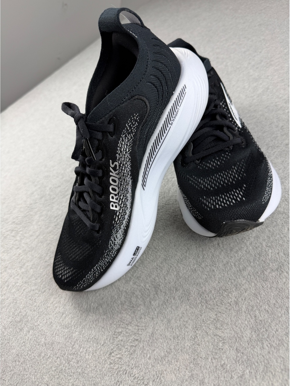 Brooks Adrenaline GTS 25 Womens 8.5 Wide D Black White Running Shoes